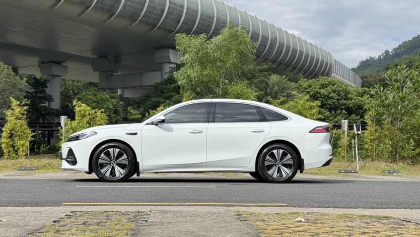 Geely Galaxy A7 2025 Model EM-i 150km Long-Distance Edition — снимка 17