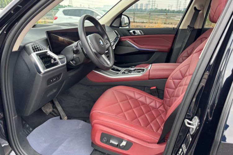 Used BMW X5 2023 xDrive 30Li Luxury M Sport Package