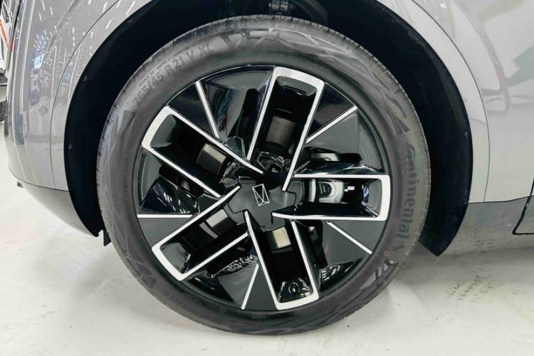 Used Avatr 11 2023 Harmony 90-degree Rear-wheel Drive Edition Exterior 6