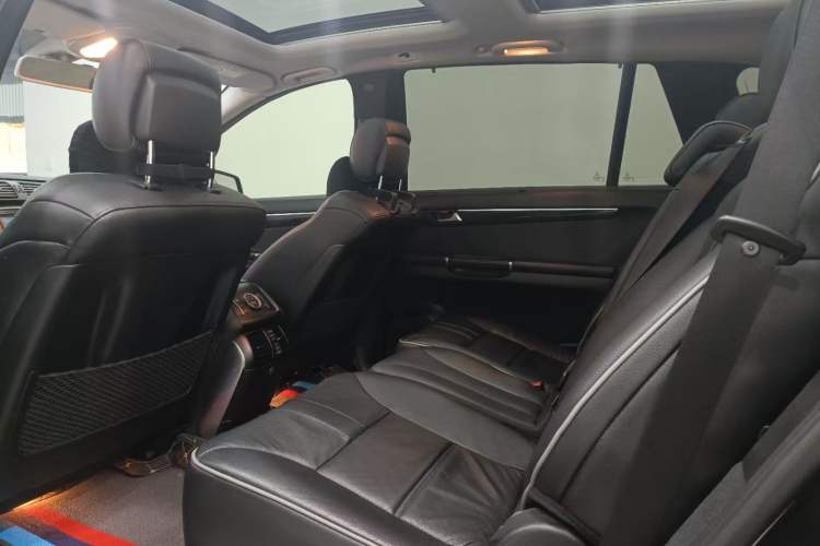 Used Mercedes-Benz R-Class 2017 R 320 4MATIC Business Edition Prestige Model
