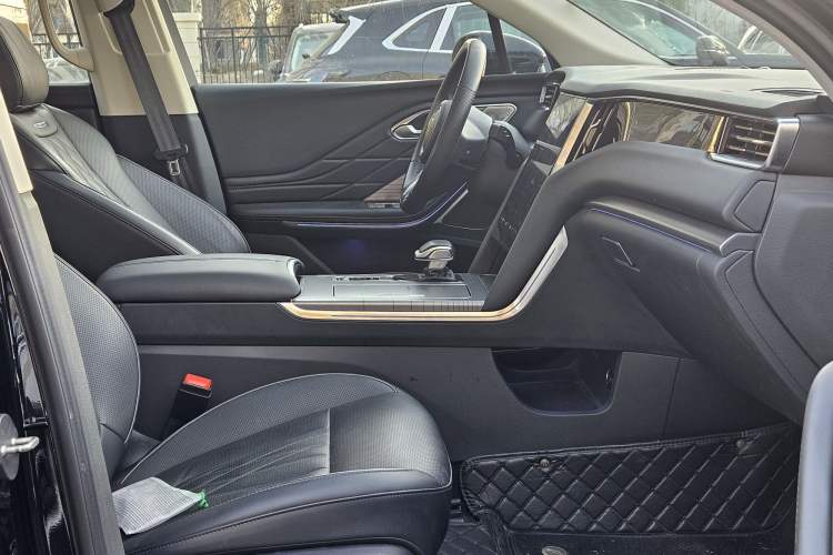 Used Hongqi HS7 PHEV 2024 2.0T PHEV Four-Wheel Drive Flagship Edition 6 Seats Right Front Seat