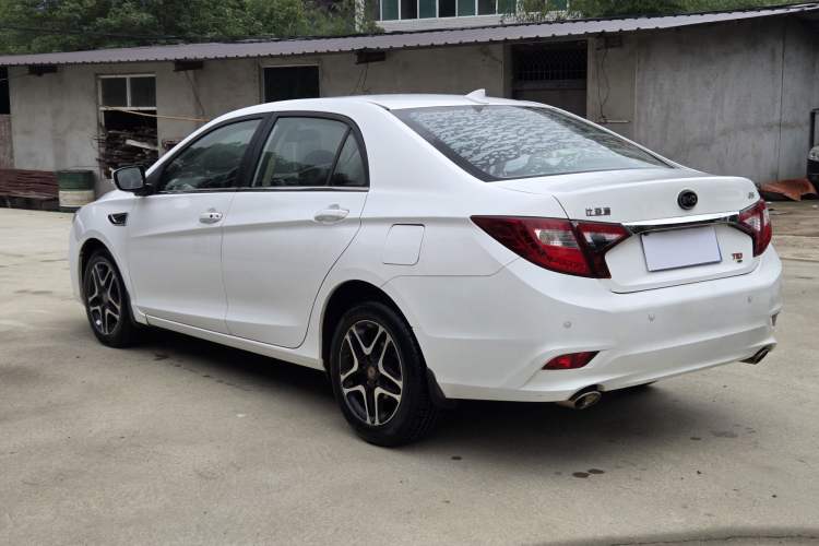 Used BYD G5 2014 1.5TID Automatic Flagship Model
