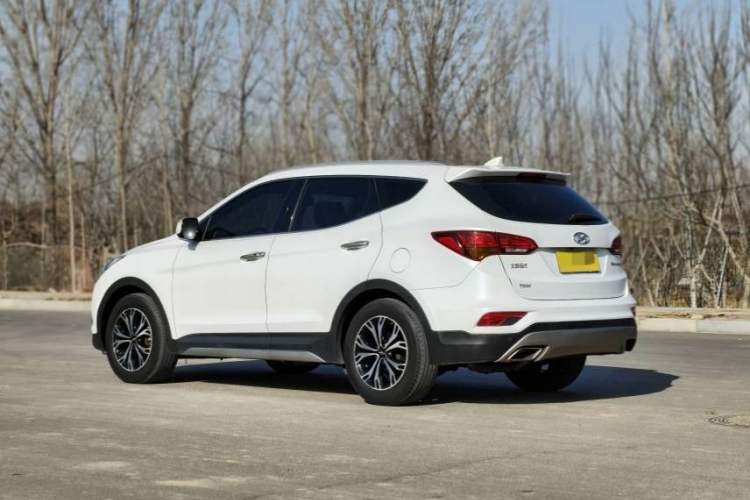 Used Hyundai Santa Fe 2017 2.0T Automatic Two-Wheel Drive Smart Version 7 Seats
