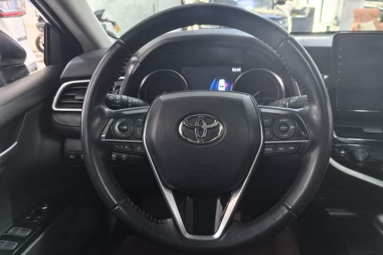 Used Toyota Camry 2021 2.0G Luxury Edition
