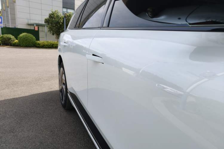 Used Dongfeng eπ eπ008 2025 210Ultra LikeYi Edition 6-Seater
