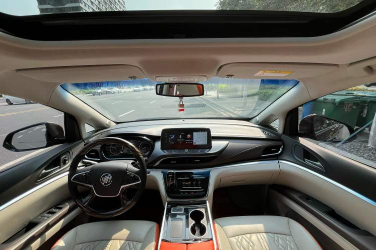 Used Buick GL8 2021 Land Cruiser Executive Class 652T Luxury Model
