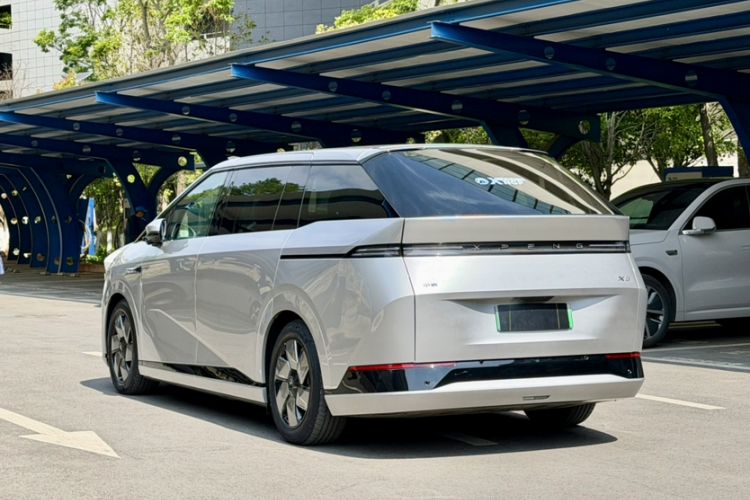 Used XPeng X9 2024 702 Ultra-Long Range Max
