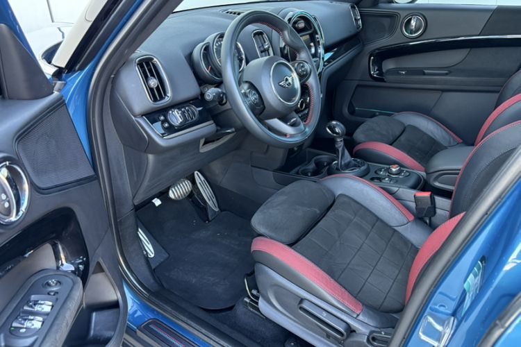 Used MINI Countryman 2018 1.5T COOPER ALL4 Racing Driver Interior 3