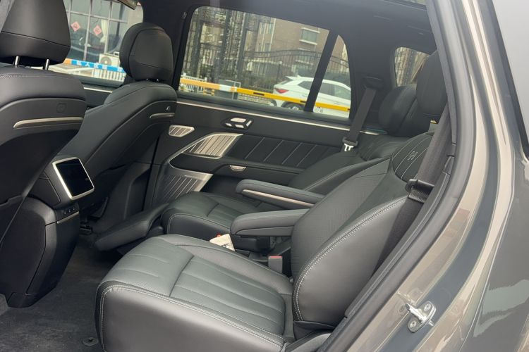 Used ONVO Luxeed L90 2025 Model—Ultra Six-Seater Version
