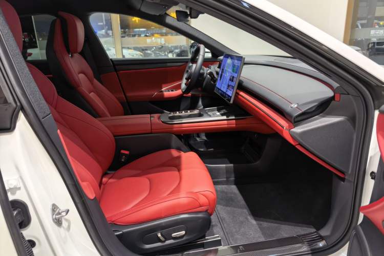 Used Xiaomi Auto SU7 2024 Rear-Drive Ultra-Long Range Advanced Pro-Level Intelligent Driving Version Interior 3