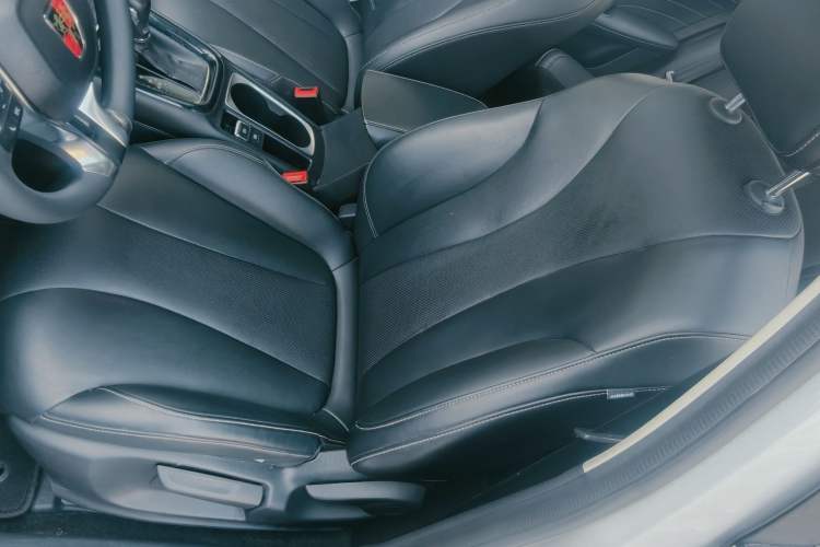 Used Roewe i5 2020 1.5L Automatic 4G Connect Luxury Flagship Edition