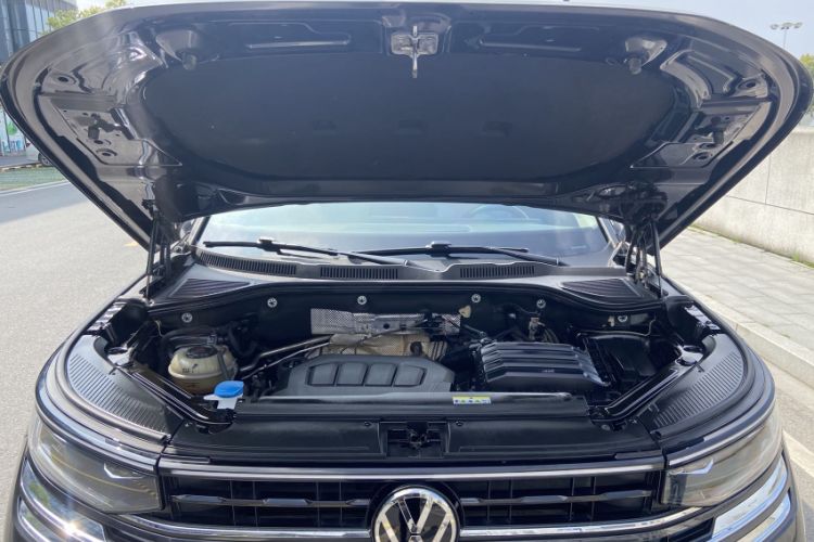 Used Volkswagen Tavendor 2023 330TSI Luxury Touring Edition Interior 5
