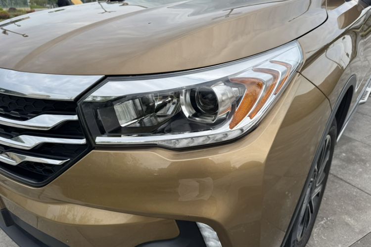 Used GAC Trumpchi GS4 2017 235T Automatic Two-Wheel Drive Elite Edition Left Front Headlight