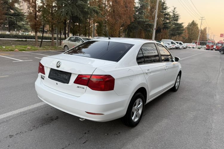 Used Volkswagen Jetta 2015 Zhuihui Edition 1.4L Manual Fashion Model
