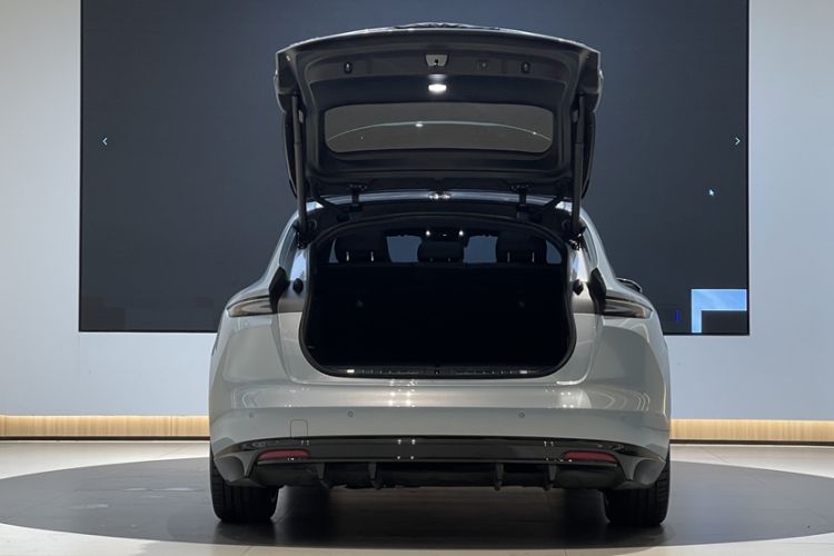 Used Nio ET5T 2025 75 kWh Touring Trunk