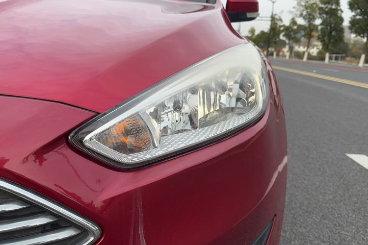 Used Ford Focus 2017 Sedan 1.6L Automatic Fashion Edition Smart Drive Version
