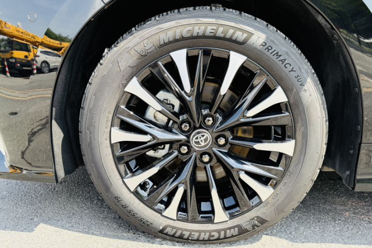 Used Toyota Alphard 2024 Dual-Engine 2.5L Prestige Edition
