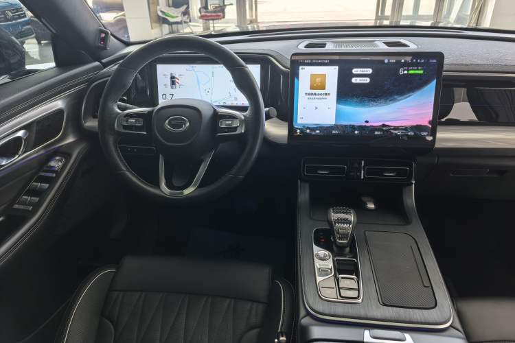 Used GAC Trumpchi GS8 2024 Linghang Series 2.0 TGDI Two-Wheel Drive Luxury Smart Connectivity Version Interior 5