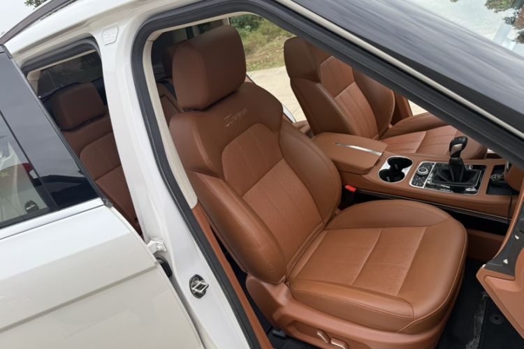 Used Zotye T700 2017 1.8T Manual Luxury Model
