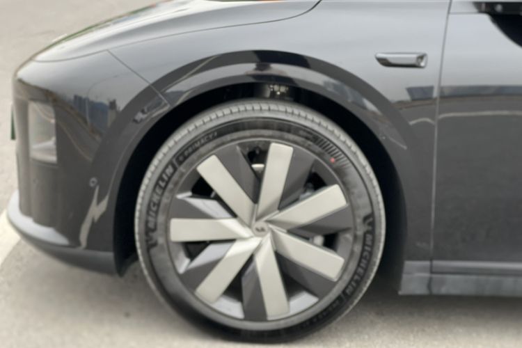 Used Li Auto Li Auto i6 2025 Model Two-Wheel-Drive Standard Type