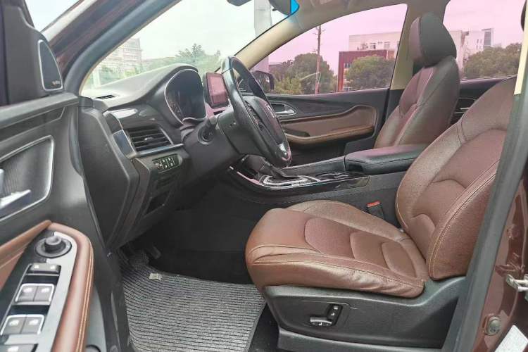 Used Baojun 560 2017 1.5T DCT Flagship Model 7 Seats