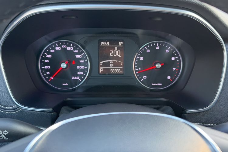 Used Roewe RX5 2018 20T Two-Wheel Drive Automatic Internet Smart Edition
