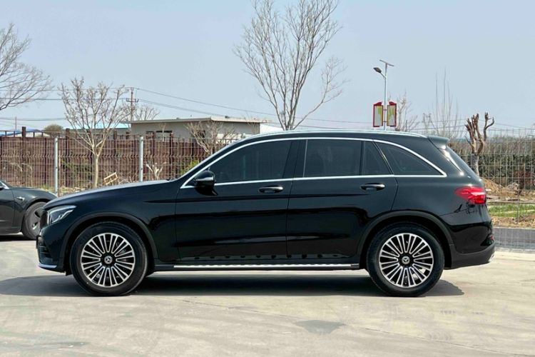 Used Mercedes-Benz GLC 2018 GLC 260 4MATIC Dynamic Edition Exterior 9