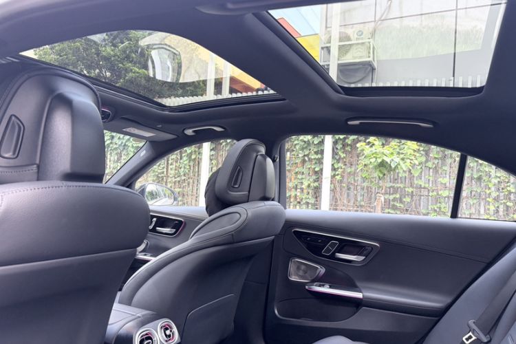 Used Mercedes-Benz C-Class 2024 Facelifted C-Class 260 L Night Edition Sports Version Headliner