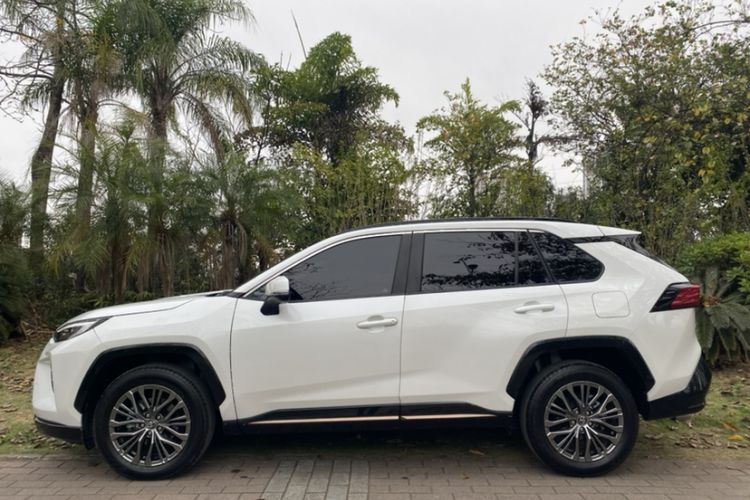 Used Toyota Wildlander 2024 2.0L CVT Two-Wheel Drive Luxury PLUS Edition
