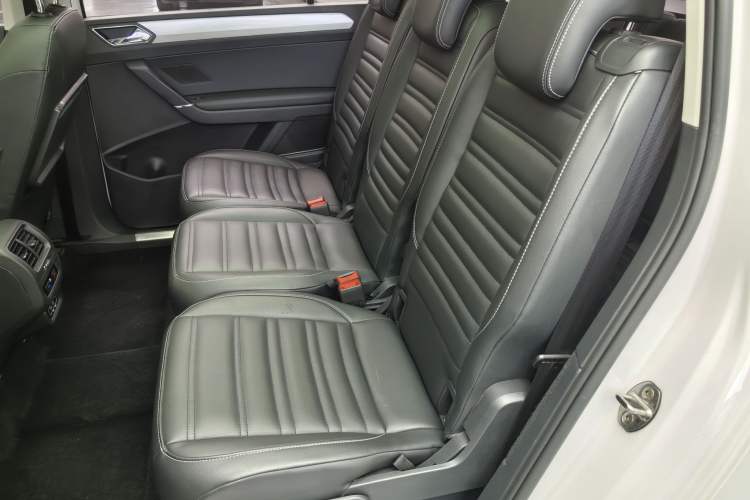 Used Volkswagen Touran 2018 Volkswagen Touran L 280TSI DSG Comfort Edition 7 Seats China VI Standard