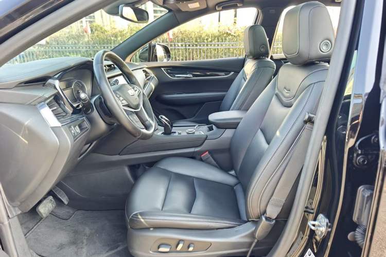 Used Cadillac XT5 2021 28T Luxury Model
