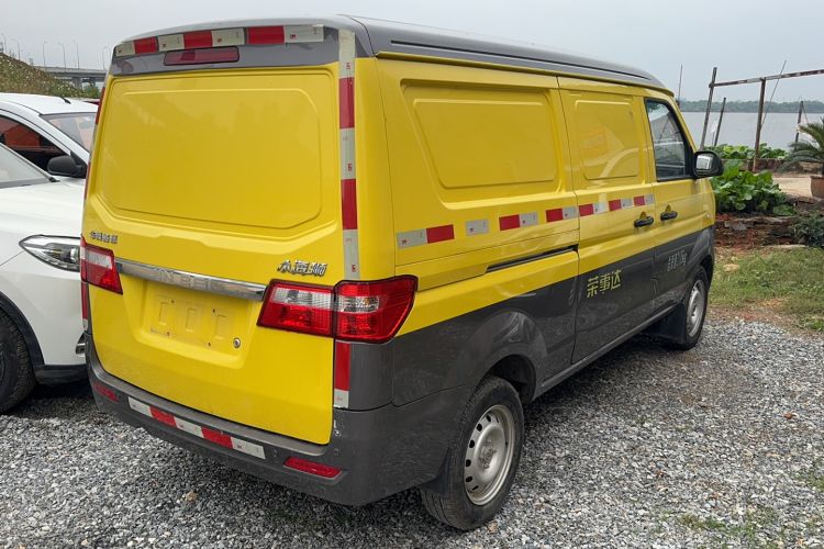 Used Jinbei Hiace X30 2023 1.5L Super-Enjoyment Van 2/5 Seats Non-Air-Conditioned Version SWC15M