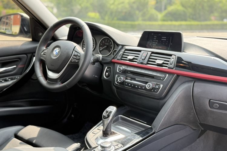 Used BMW 3 Series 2015 320i Sport Design Package