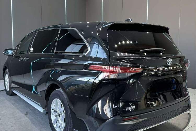 Used Toyota Granvia 2023 2.5L Hybrid Comfort Edition
