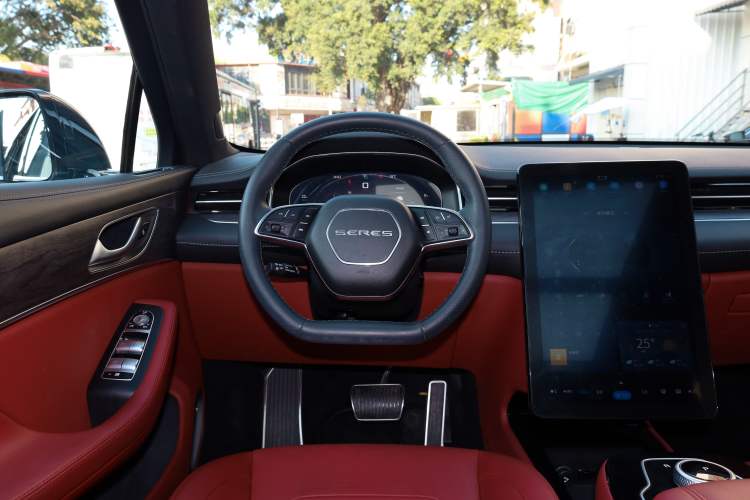 Used SERES SF5 2021 Four-Wheel Drive Freedom Expedition Edition
