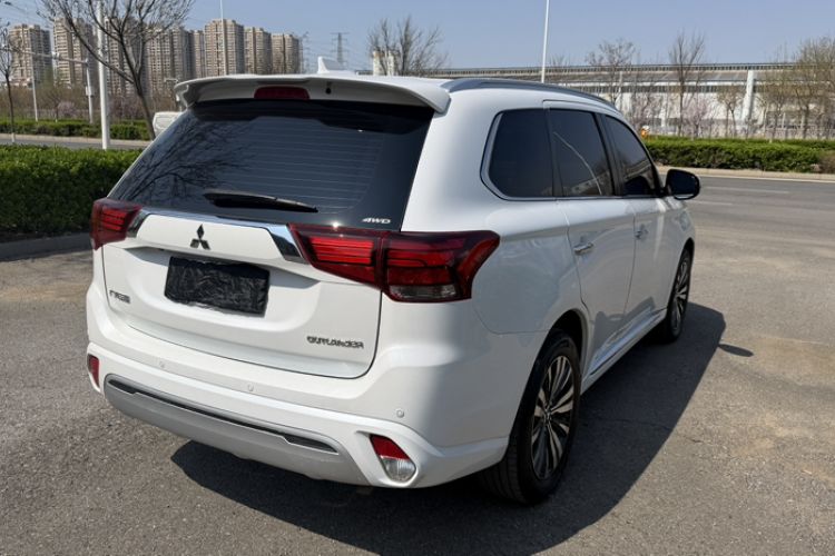 Used Mitsubishi Outlander 2021 2.4L 4x4 Zhi Xiang Edition 7 Seats
