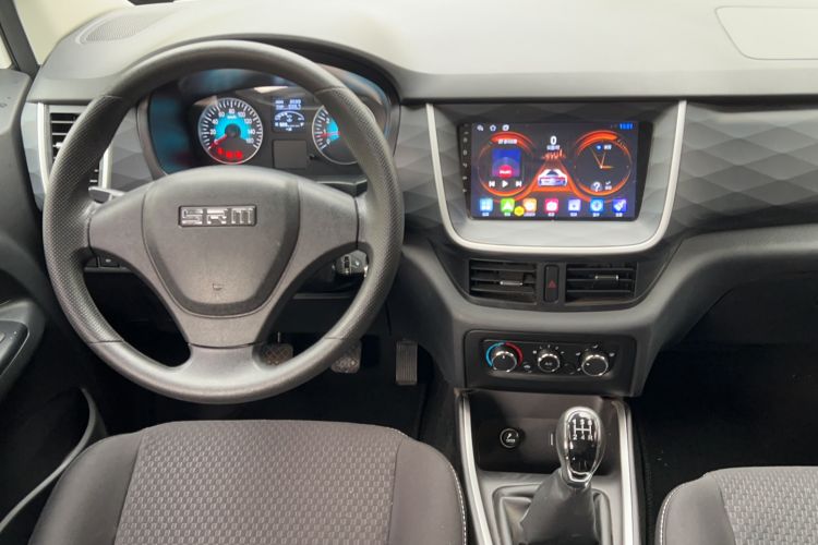 Used Jinbei Gold Hiace M Classic 2022 1.5L Engineering Lion Passenger Vehicle 6 Seats Interior 1