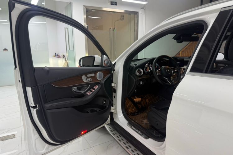 Used Mercedes-Benz GLC 2021 GLC 300 L 4MATIC Dynamic Model Interior 1