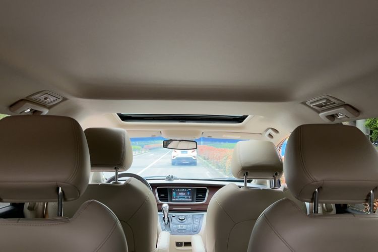 Used Buick GL8 2018 28T Luxury Model China VI Standard Headliner