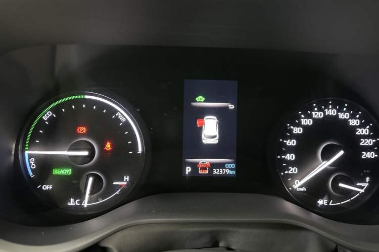 Used Toyota SIENNA 2023 2.5L Hybrid Comfort Edition Odometer Close Up