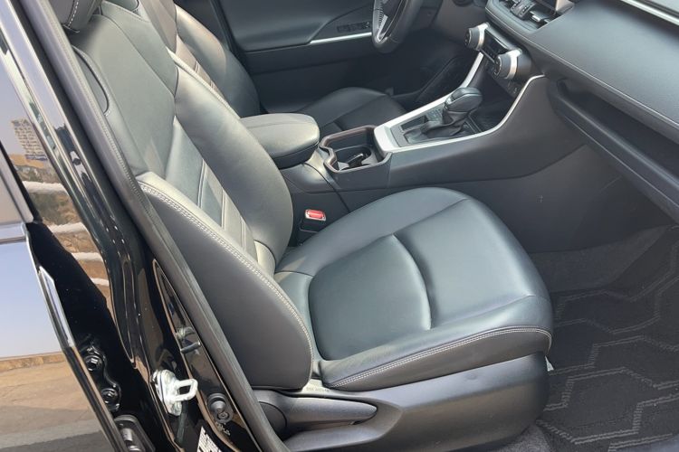 Used Toyota RAV4 2022 2.0L CVT Two-Wheel Drive Fashion Plus Edition