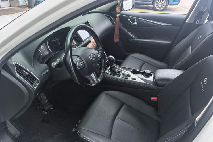 Used Infiniti Q50 2014 2.0T Comfort Edition