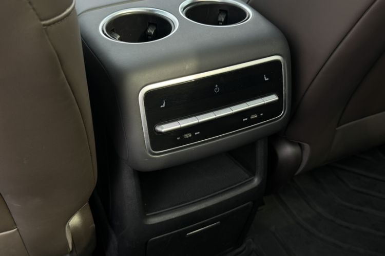 Used Li Auto L8 2023 Pro Model
