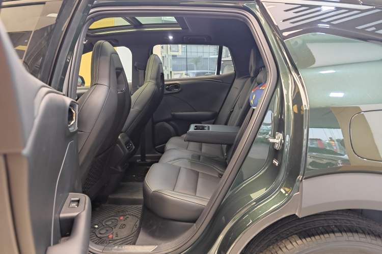 Used Lynk & Co 06 EM-P 2023 EM-P 126 Long-Range Halo