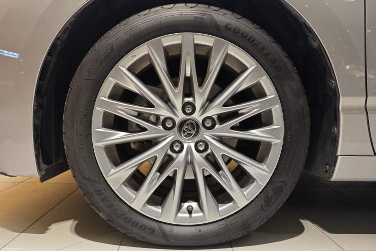 Used Toyota Avalon 2024 Dual-Motor 2.0L Luxury Edition