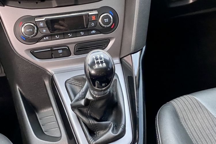 Used Ford Focus 2012 Hatchback 1.6L Manual Fashion Edition
