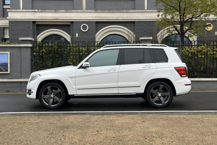 Used Mercedes-Benz GLK-Class 2013 GLK 300 4MATIC Dynamic Sunroof Model