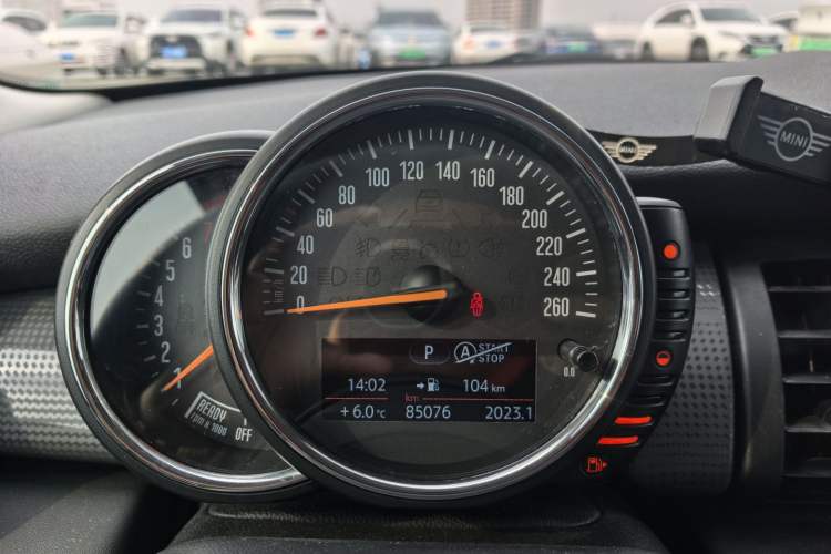 Used MINI MINI 2014 1.5T COOPER Fun
