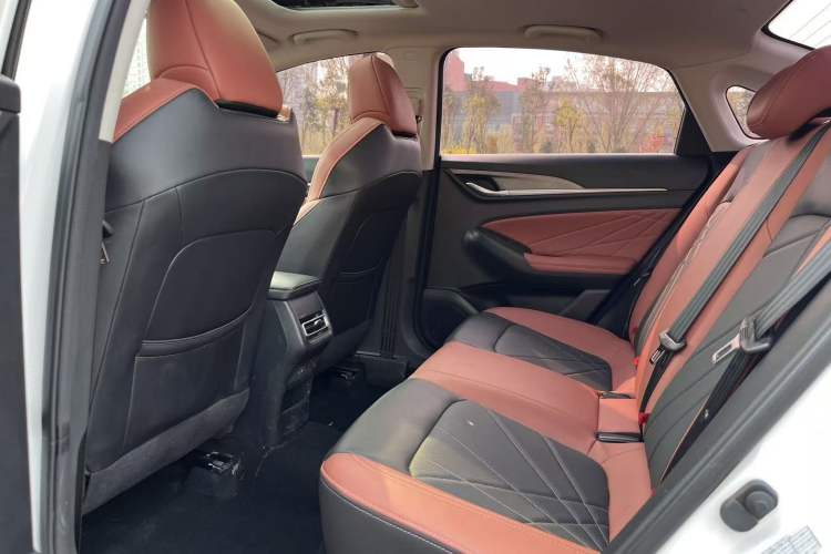 Used CHANGAN Eado 2023 Changan Edition PLUS Blue Whale NE 1.4T GDI DCT Prestige Version Interior 4