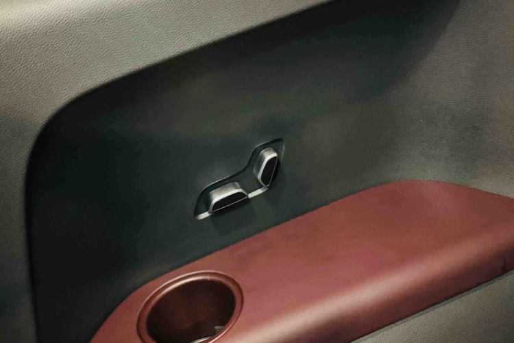 Used Hongqi HQ9 2023 2.0T Smart Connect Flagship Edition Interior 11